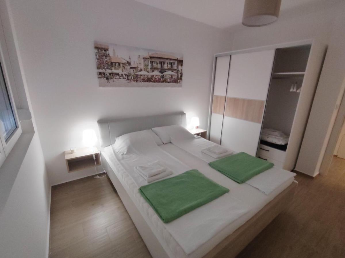 Lovely One Bedroom Apartment Ub エクステリア 写真